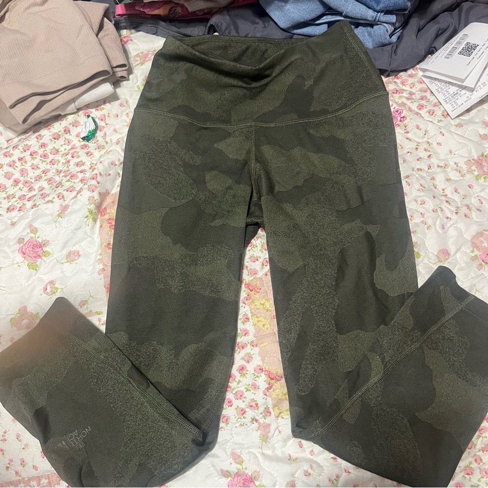 North face camo leggings